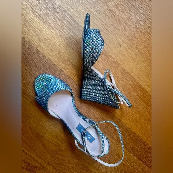 SJP by Sarah Jessica Parker Silver Glitter Boca Wedges size 38/7-7.5 - Picture 8 of 11